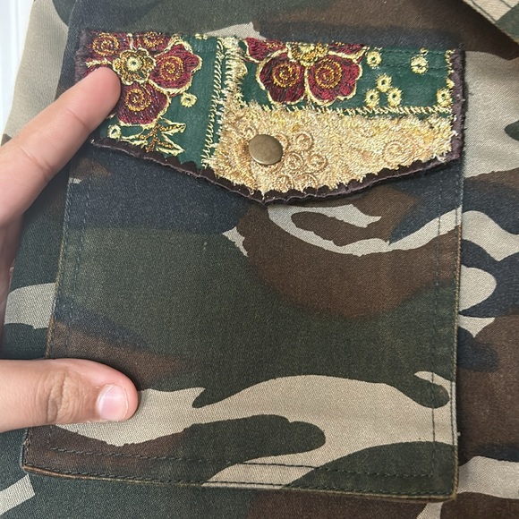 Beautiful stories camouflage jacket with unique pockets - Picture 3 of 9